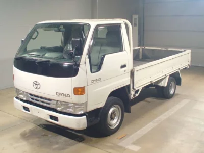 Toyota DYNA  с аукциона в Японии