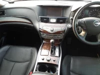 Nissan FUGA лот № 4165 оценка 4  с аукциона в Японии 8