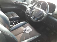Nissan ELGRAND лот № 30293 оценка 4  с аукциона в Японии 7
