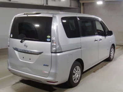 Nissan SERENA  с аукциона в Японии