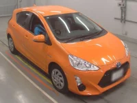 Toyota AQUA лот № 30067 оценка 3.5  с аукциона в Японии 4