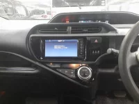 Toyota AQUA лот № 30068 оценка 4  с аукциона в Японии 8