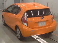 Toyota AQUA лот № 30068 оценка 4  с аукциона в Японии 5