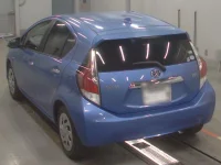 Toyota AQUA лот № 30069 оценка 3.5  с аукциона в Японии 5