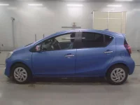 Toyota AQUA лот № 30069 оценка 3.5  с аукциона в Японии 3