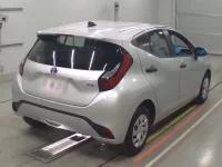 Toyota AQUA лот № 36026 оценка 3.5  с аукциона в Японии 1