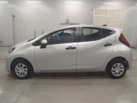 Toyota AQUA лот № 36026 оценка 3.5  с аукциона в Японии 3