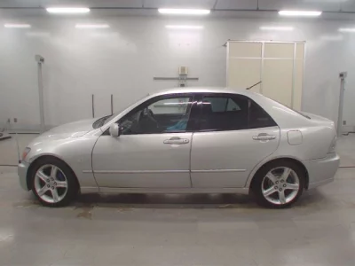 Toyota ALTEZZA  с аукциона в Японии