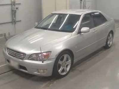 Toyota ALTEZZA  с аукциона в Японии