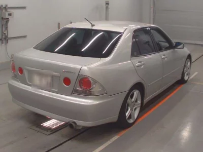 Toyota ALTEZZA  с аукциона в Японии