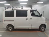 Toyota LITE ACE VAN лот № 10122 оценка 3.5  с аукциона в Японии 2