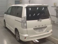 Toyota NOAH лот № 30033 оценка 3.5  с аукциона в Японии 5