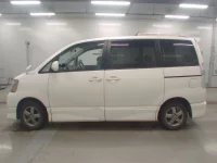 Toyota NOAH лот № 30033 оценка 3.5  с аукциона в Японии 3