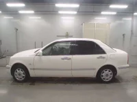 Toyota PROGRES лот № 30007 оценка R  с аукциона в Японии 3