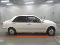 Toyota PROGRES лот № 30007 оценка R  с аукциона в Японии 2