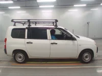 Toyota SUCCEED лот № 30043 оценка 3.5  с аукциона в Японии 2