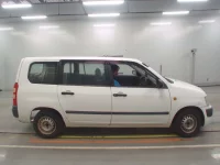 Toyota SUCCEED лот № 30079 оценка 3  с аукциона в Японии 2