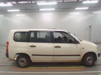 Toyota SUCCEED лот № 30230 оценка 3  с аукциона в Японии 2