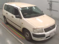 Toyota SUCCEED лот № 30230 оценка 3  с аукциона в Японии 4