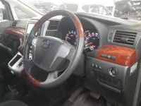 Toyota VELLFIRE лот № 30049 оценка 4  с аукциона в Японии 6