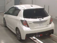 Toyota VITZ лот № 30038 оценка 3  с аукциона в Японии 5