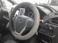 Toyota VOXY лот № 30091 оценка 4  с аукциона в Японии 6