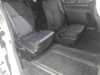 Toyota VOXY лот № 30091 оценка 4  с аукциона в Японии 9