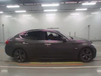 Nissan FUGA лот № 30124 оценка 3.5  с аукциона в Японии 2