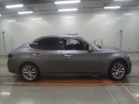 Nissan FUGA лот № 90032 оценка 3  с аукциона в Японии 2