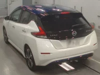 Nissan LEAF лот № 30042 оценка 4.5  с аукциона в Японии 5