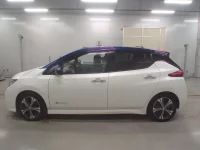 Nissan LEAF лот № 30042 оценка 4.5  с аукциона в Японии 3