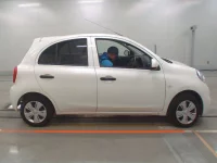 Nissan MARCH лот № 30096 оценка 4.5  с аукциона в Японии 2