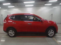 Nissan X-TRAIL лот № 30044 оценка 4  с аукциона в Японии 2
