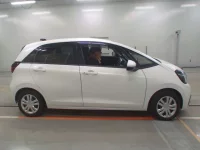 Honda FIT лот № 30060 оценка 4.5  с аукциона в Японии 2