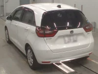 Honda FIT лот № 30060 оценка 4.5  с аукциона в Японии 5