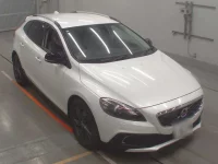 Volvo V40 лот № 38053 оценка 4  с аукциона в Японии 4