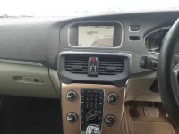 Volvo V40 лот № 38053 оценка 4  с аукциона в Японии 8