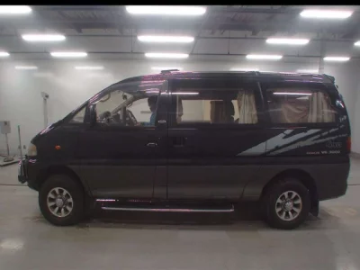 Mitsubishi DELICA