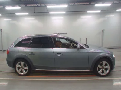 Audi A4  с аукциона в Японии