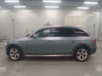 Audi A4  с аукциона в Японии