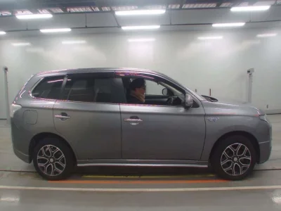 Mitsubishi OUTLANDER PHEV