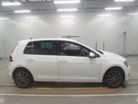 Volkswagen GOLF лот № 38078 оценка 4  с аукциона в Японии 2