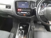 Mitsubishi OUTLANDER лот № 30371 оценка 4  с аукциона в Японии 8