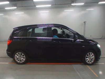 Mercedes-Benz B CLASS