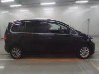 Volkswagen GOLF TOURAN лот № 38105 оценка 4  с аукциона в Японии 2