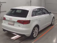 Audi A3 лот № 38083 оценка 3.5  с аукциона в Японии 1