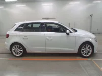 Audi A3 лот № 38083 оценка 3.5  с аукциона в Японии 2