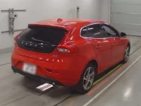 Volvo V40 лот № 38085 оценка 4.5  с аукциона в Японии 1