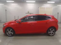 Volvo V40 лот № 38085 оценка 4.5  с аукциона в Японии 3
