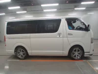 Toyota HIACE VAN лот № 30342 оценка 5  с аукциона в Японии 2